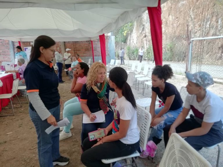 Combaten adicciones tecnológicas en Los Panamericanos