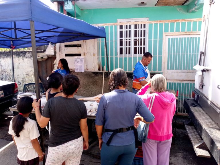  En Guare Guare y La Matica garantizaron abastecimiento a 500 familias en Guaicaipuro