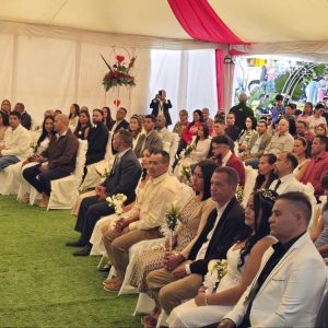 25 parejas formalizan su unión en un nuevo matrimonio colectivo