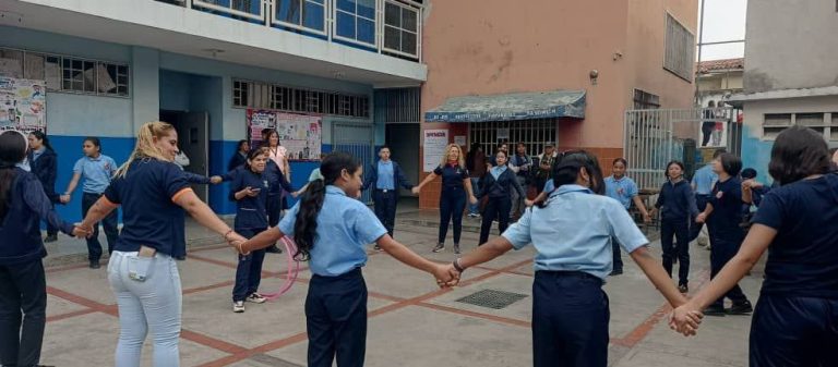 Más de 490 estudiantes de Guaicaipuro se desconectan de la tecnología con programa «- Pantallas + Realidades»