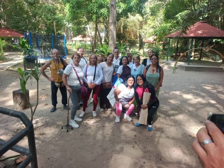 La paz se apoderó de Los Coquitos con una meditación de sanación