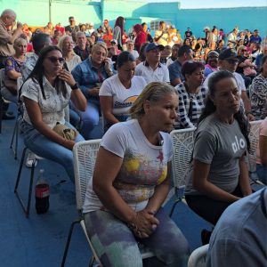 Entregan recursos a 32 Comunas para ejecución de proyectos en Guaicaipuro