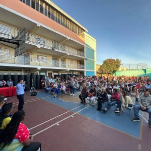 Vecinos de El Vigía reciben 188 tanques de agua adquiridos mediante Consulta Popular