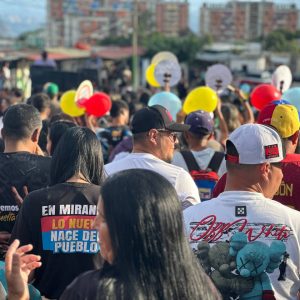 Altos Mirandinos cierra campaña con masiva movilización popular 