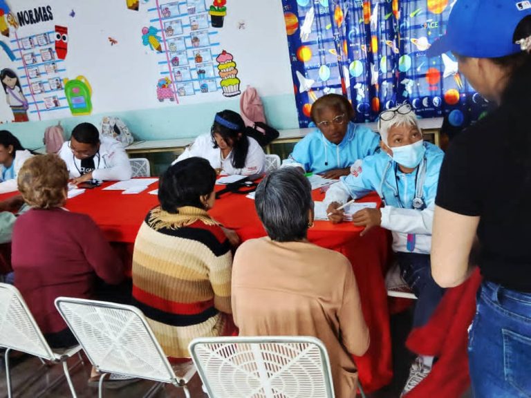 Más de 500 jarilleros reciben jornada de atención integral
