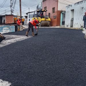 Consolidan rutas escolares y comunitarias con nuevas jornadas de pavimentación