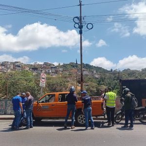 Inician plan de saneamiento y ordenamiento de redes de fibra óptica en Los Teques 