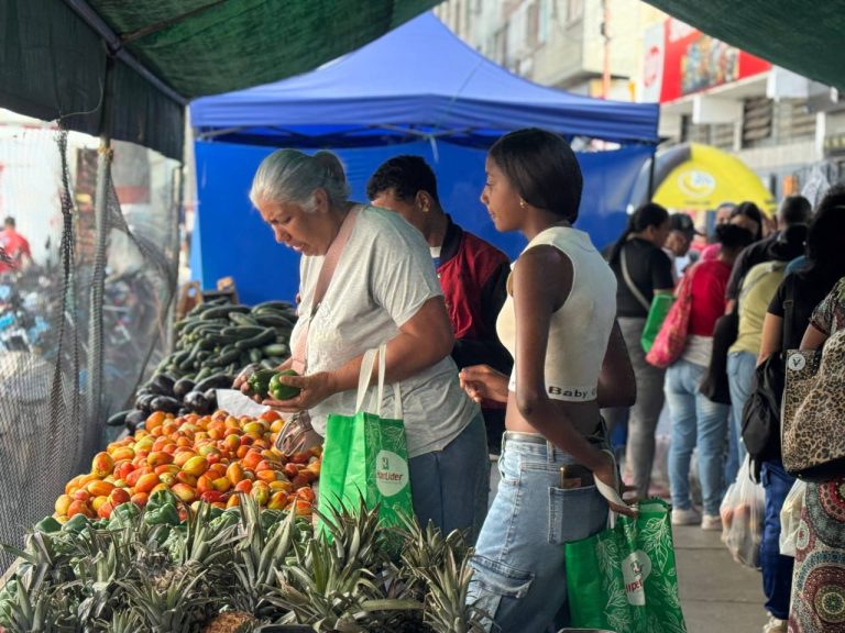 Mercados a Cielo Abierto distribuyen 10 toneladas de alimentos con precios accesibles