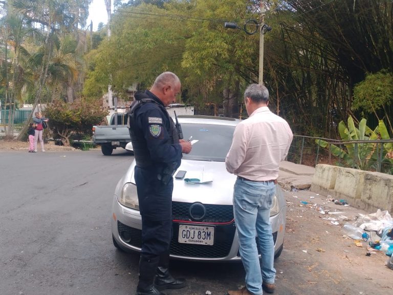 Siete sancionados por arrojar desechos en vertedero improvisado en San Pedro de los Altos