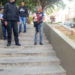 Trasladan al Hospital perez Carreño a mujer en condición de calle