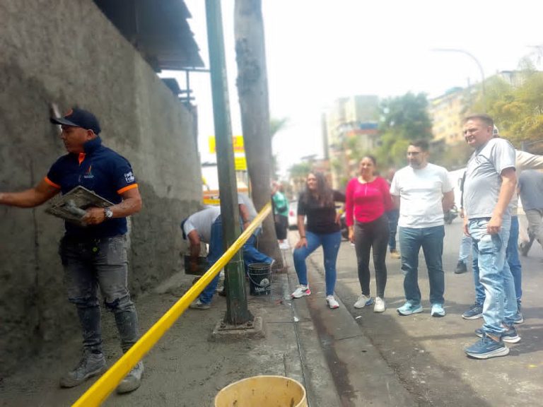 Alcalde Fraija supervisa embellecimiento del Mercado Vencedores￼