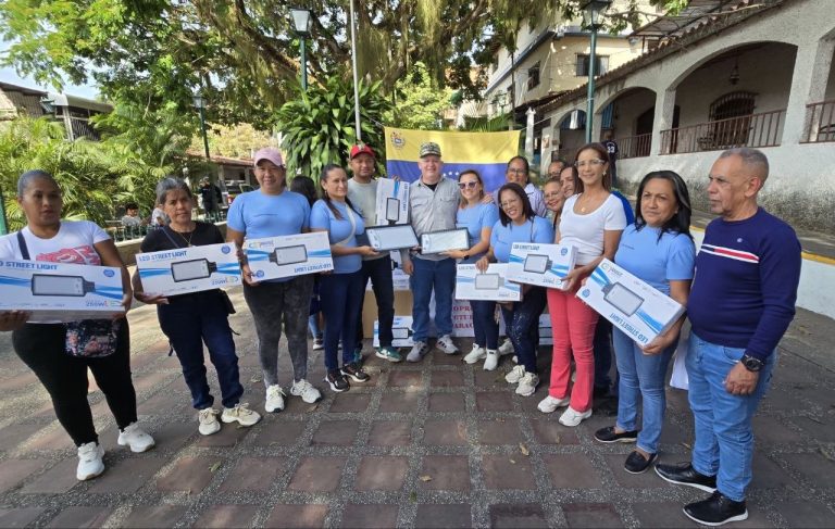 Comuna de Paracotos recibe 100 luminarias para fortalecer la seguridad en siete sectores