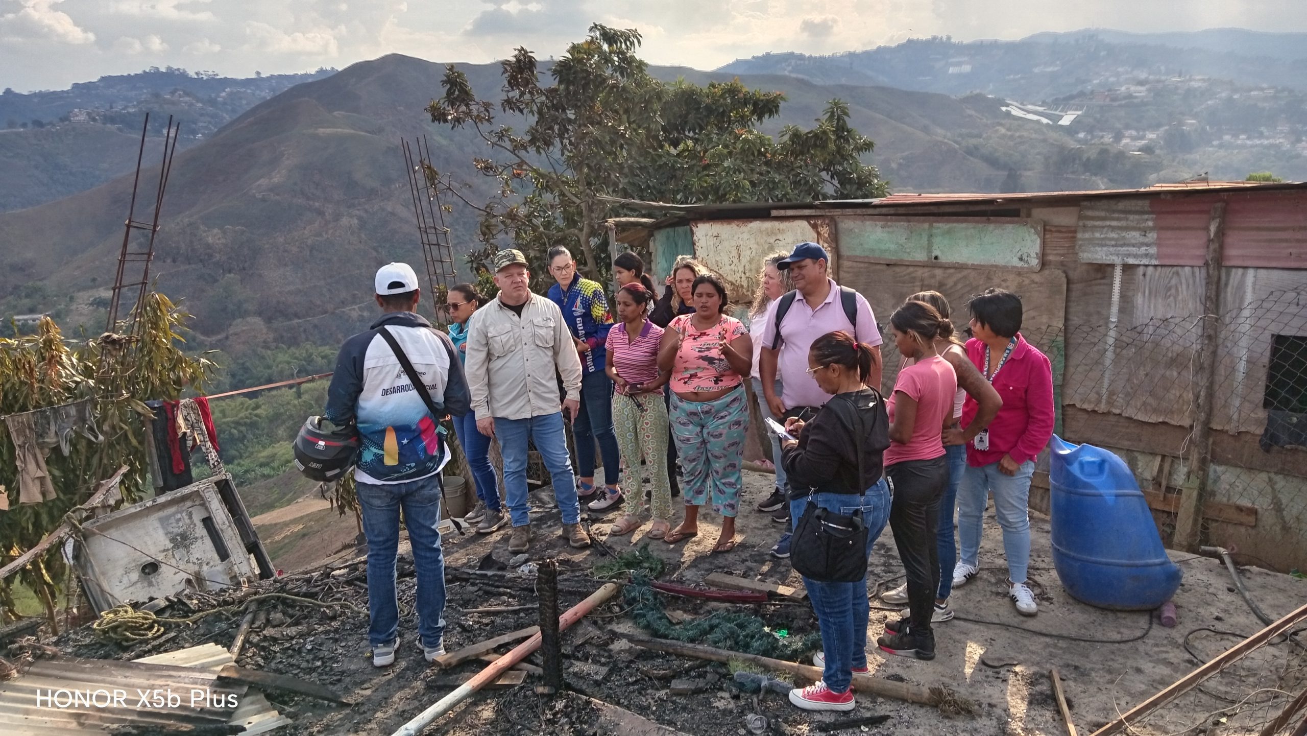 Despliegan atención integral inmediata tras incendio en comunidad Nuevo Bosque