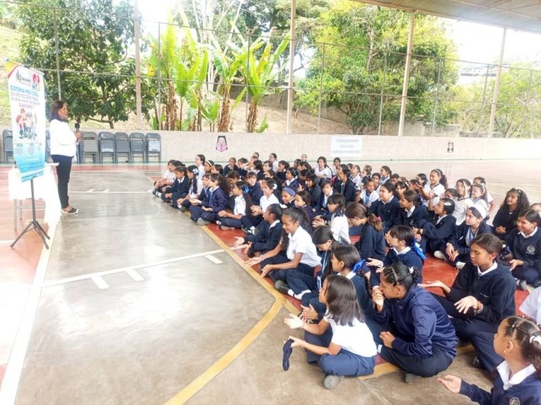 105 estudiantes del colegio María Briceño participaron en taller integral