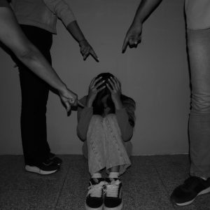 Cicatrices invisibles: El día a día tras el pupitre