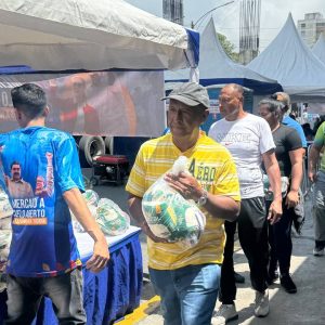 Diez mil combos de víveres fueron entregados en operativo municipal