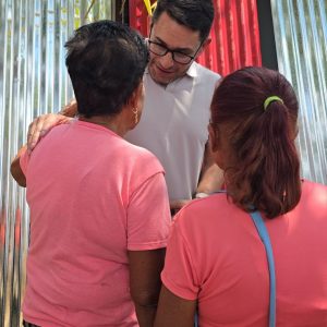 Entregan 595 láminas de zinc para dignificar hogares en Altagracia de La Montaña