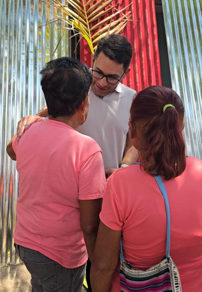 Entregan 595 láminas de zinc para dignificar hogares en Altagracia de La Montaña