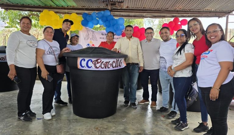 Comuna Caycape entregó tanques a 142 familias beneficiadas por la Consulta Popular
