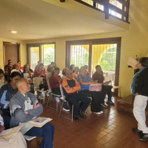 Docentes de Guaicaipuro inician ruta hacia la descolonización educativa