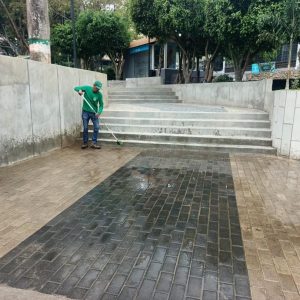 Plazas Guaicaipuro y Miranda reciben mantenimiento constantemente para el disfrute de los tequeños