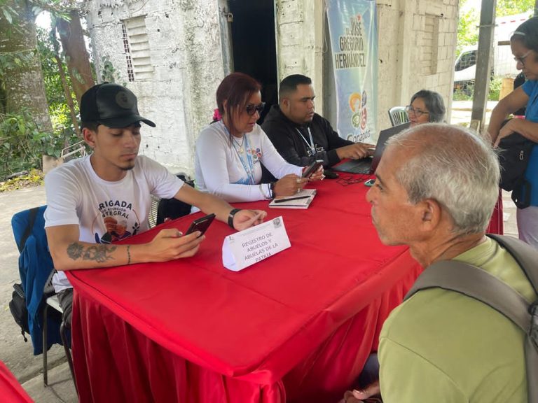 Protección con rostro humano: 60 abuelos de El Naranjal ya forman parte del registro social municipal