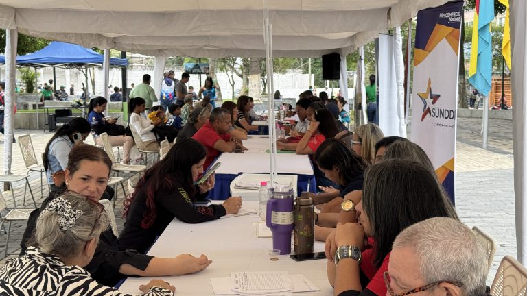 Alianza institucional fortalece motor comercial y simplifica trámites en plaza Miranda de Los Teques
