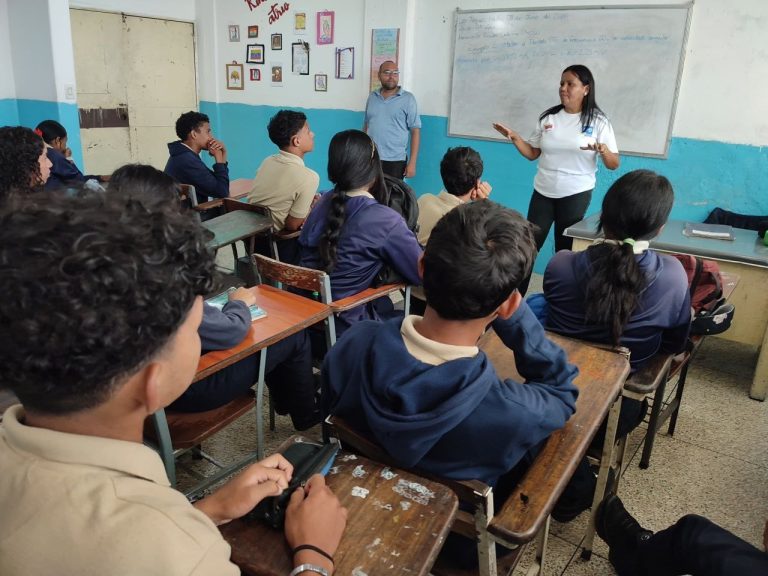 Atendieron a 247 estudiantes con programa «+ Realidades, – Pantallas» en Los Teques