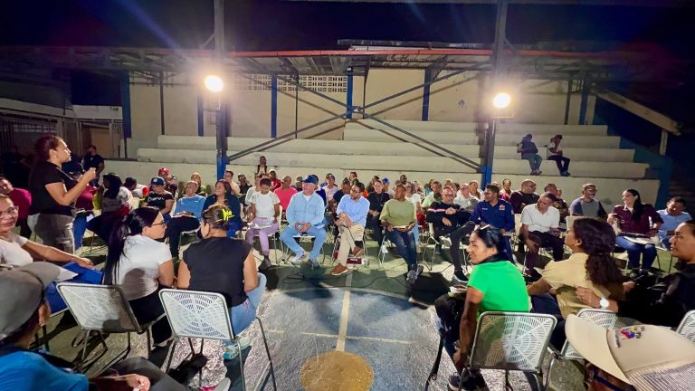 Plan integral sumará 300 toneladas de asfalto y más de 250 luminarias en Paracotos