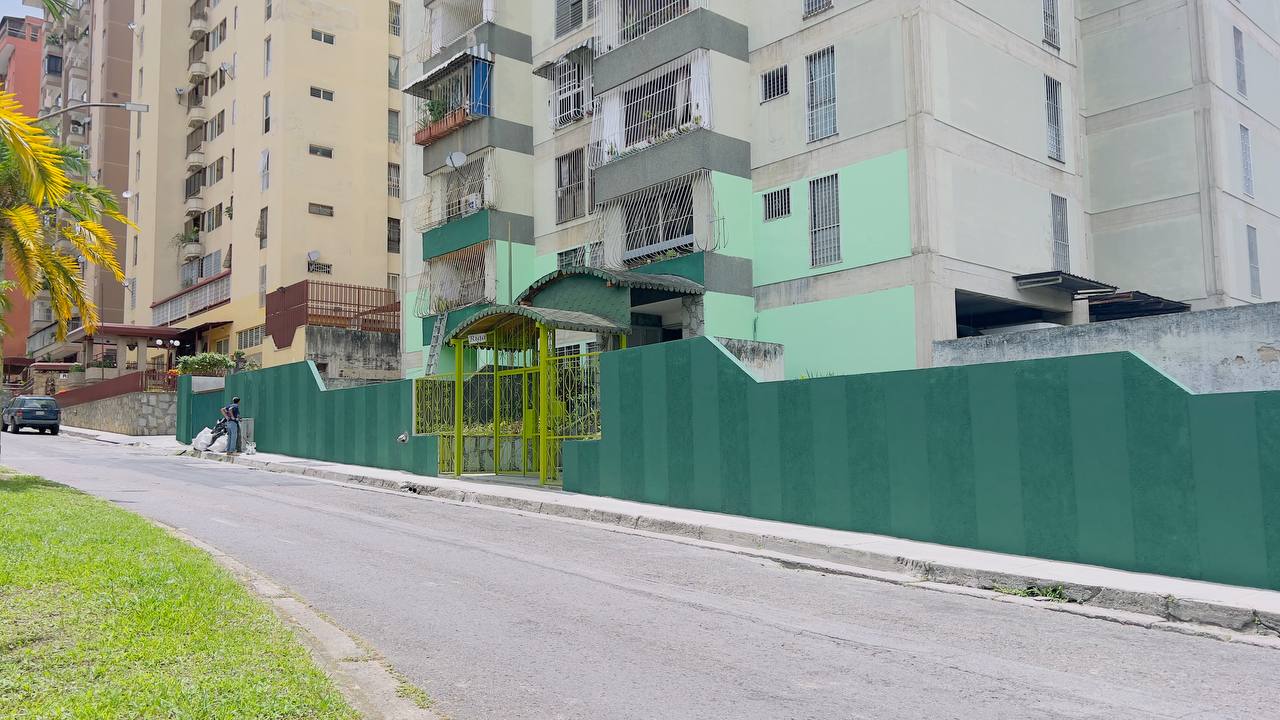 Recuperan fachadas de las Residencias Riga y Los Cedros en Los Nuevos Teques