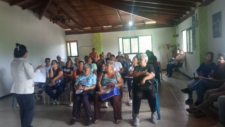 Emprendedores de Paracotos impulsan la economía local con apoyo de la municipalidad