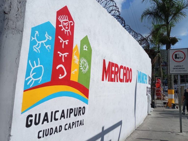 A punto de caramelo el muro perimetral del Mercado Vencedores