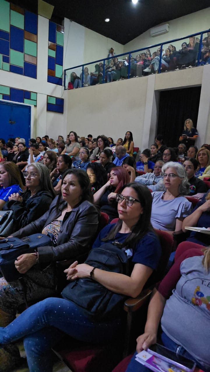 Más de 150 docentes participan en el primer seminario de escuelas sin barreras en Guaicaipuro
