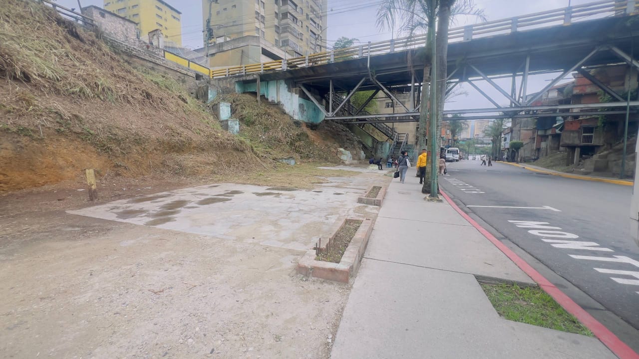 Nuevas paradas de la Francisco de Miranda quedan impecables y listas para recibir a los usuarios