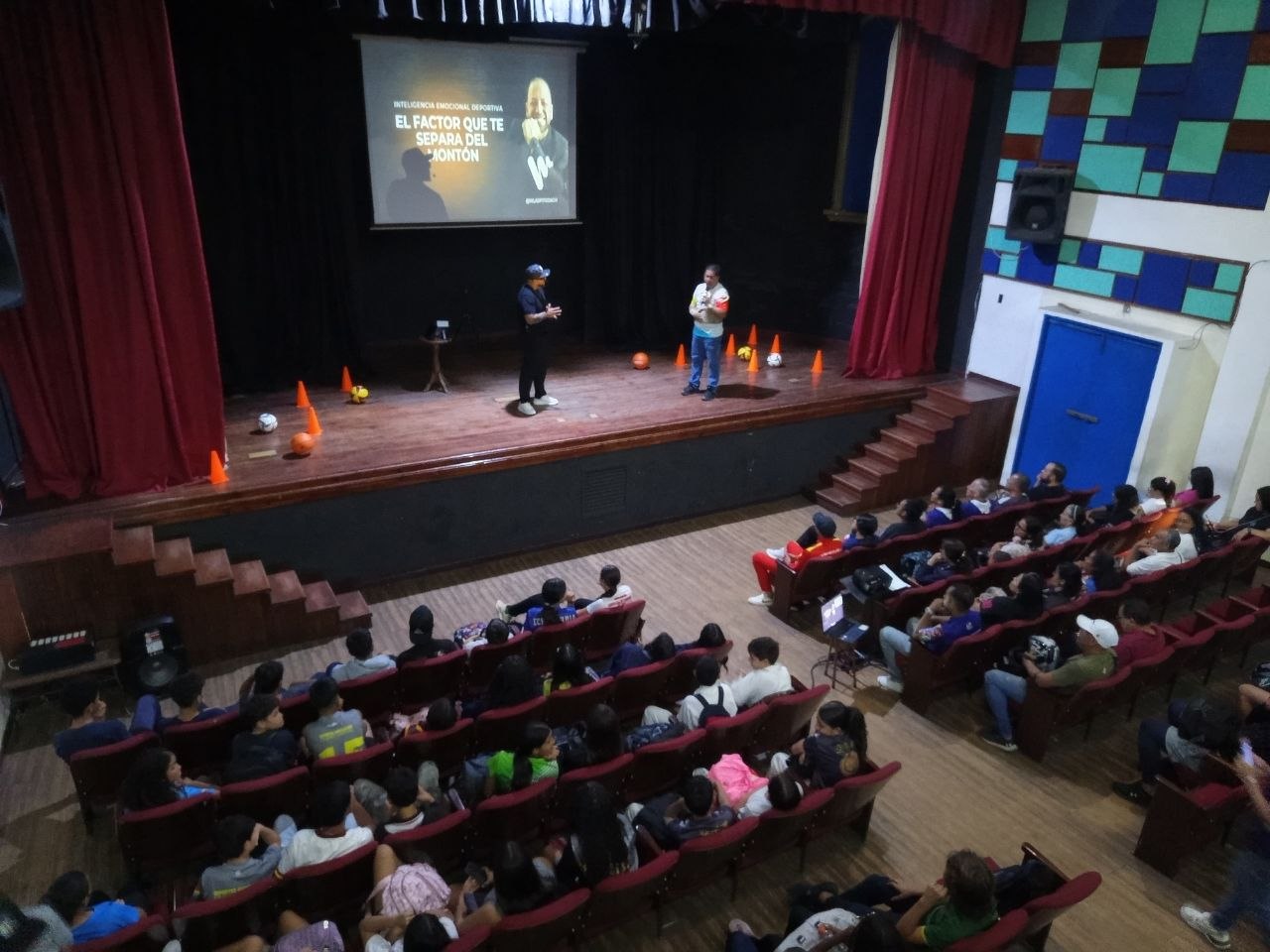 Atletas guaicaipureños aprenden a controlar sus emociones en el terreno de juego
