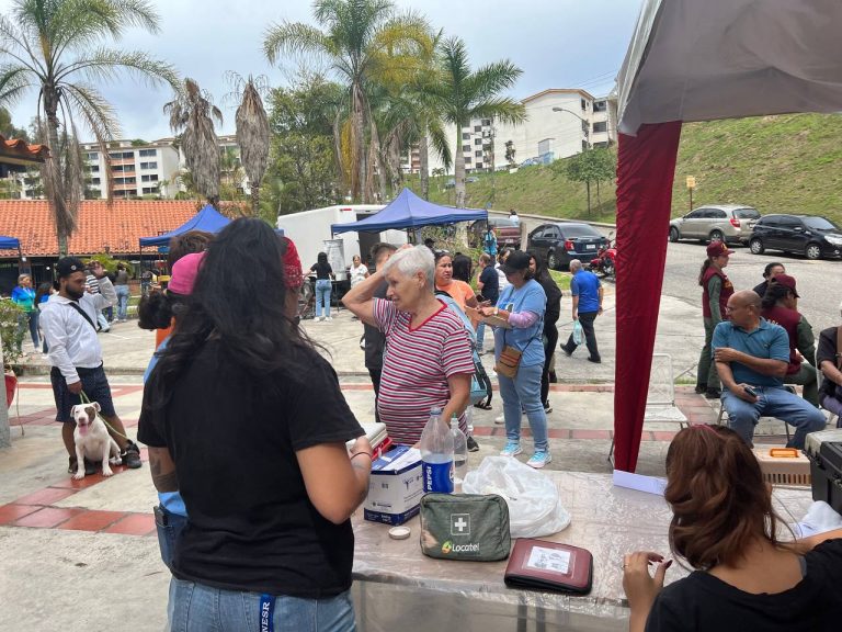 Jornada Integral atendió a más de 740 habitantes en Res. La Quinta de Los Teques 