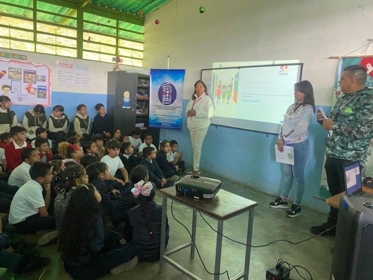 Brindan herramientas para erradicar el acoso escolar y fortalecer valores familiares