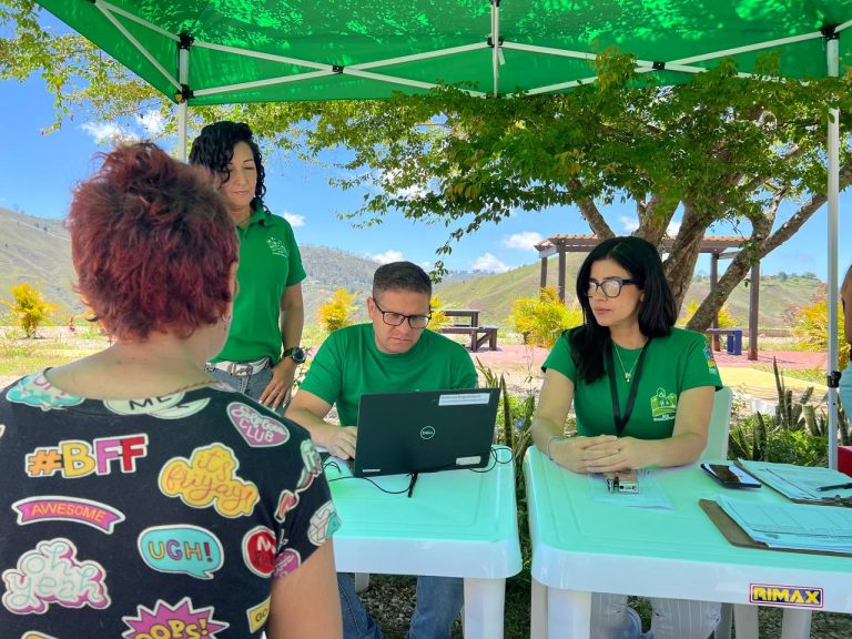 Lanzan plan piloto de Aseo Urbano en el urbanismo El Chorrito
