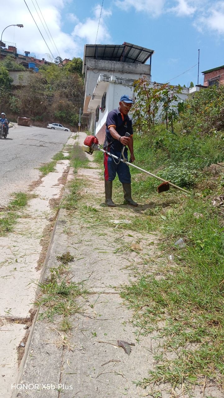 Instalación de tuberías es prioridad antes de asfaltado en La Mascota