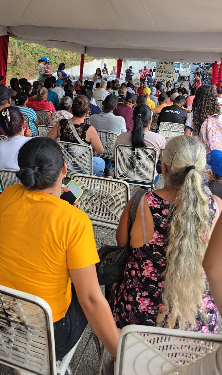 Comunas Negra Matea y Ecoturística de Paracotos entregan más de 400 cilindros de gas doméstico