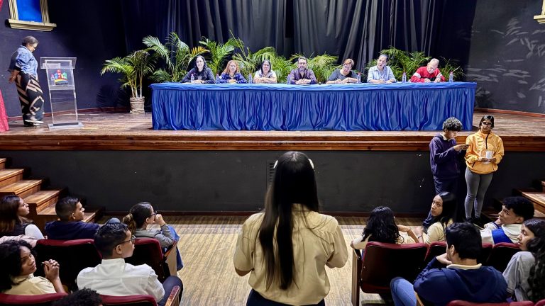 Anuncian estímulos económicos y planes especiales para promoción de Graduandos Guaicaipuro 2026