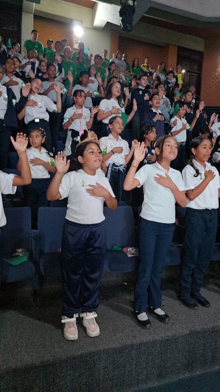 Más de tres mil estudiantes juran ser los nuevos guardianes del ambiente en Guaicaipuro
