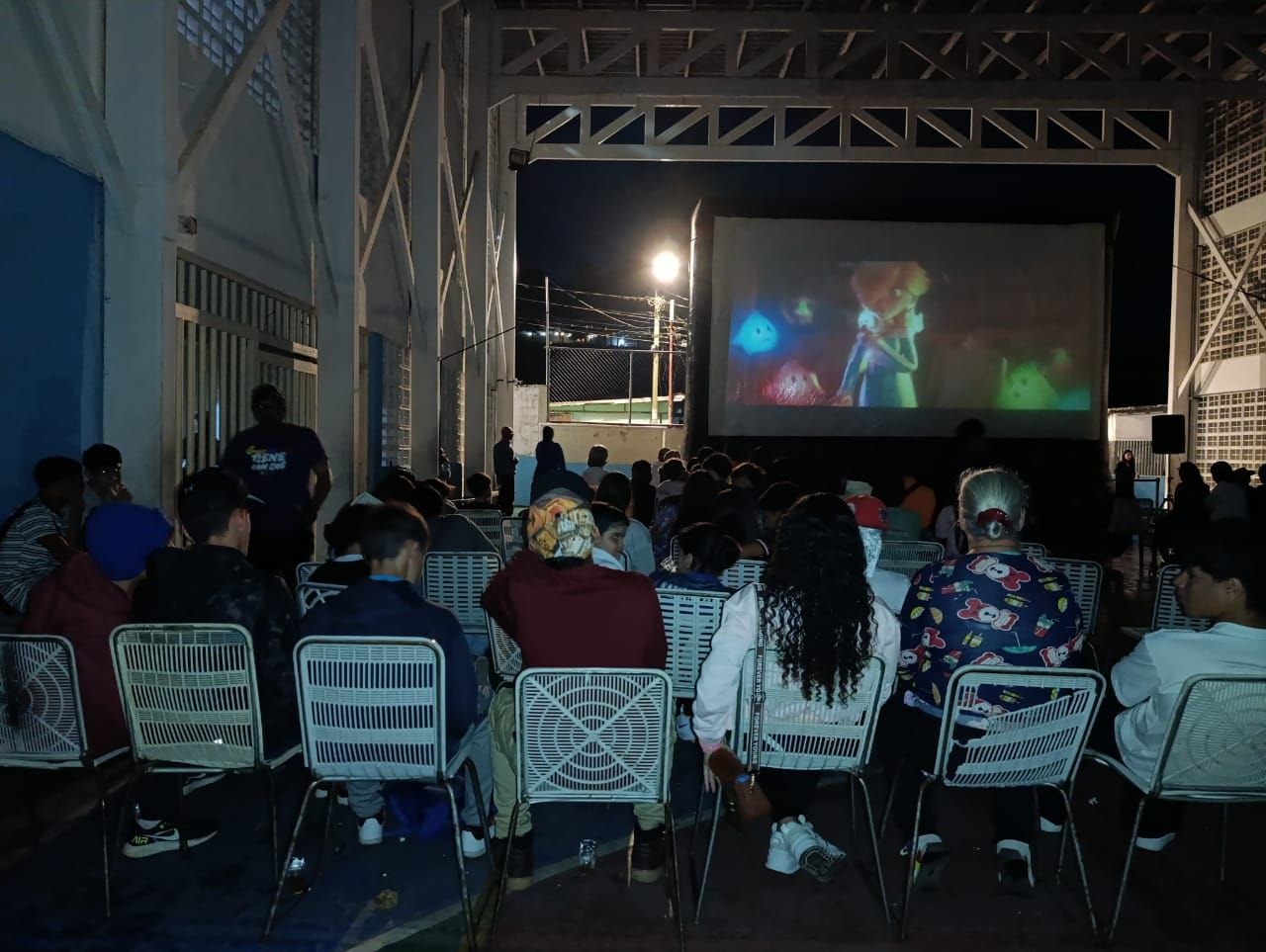Más de 150 niños de San Pedro de los Altos disfrutaron del Cine Bajo Las Estrellas