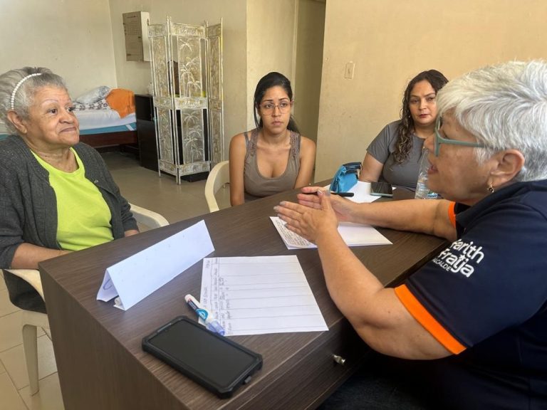 Despliegan atención médica y psicológica en Quenda tras el reciente terremoto