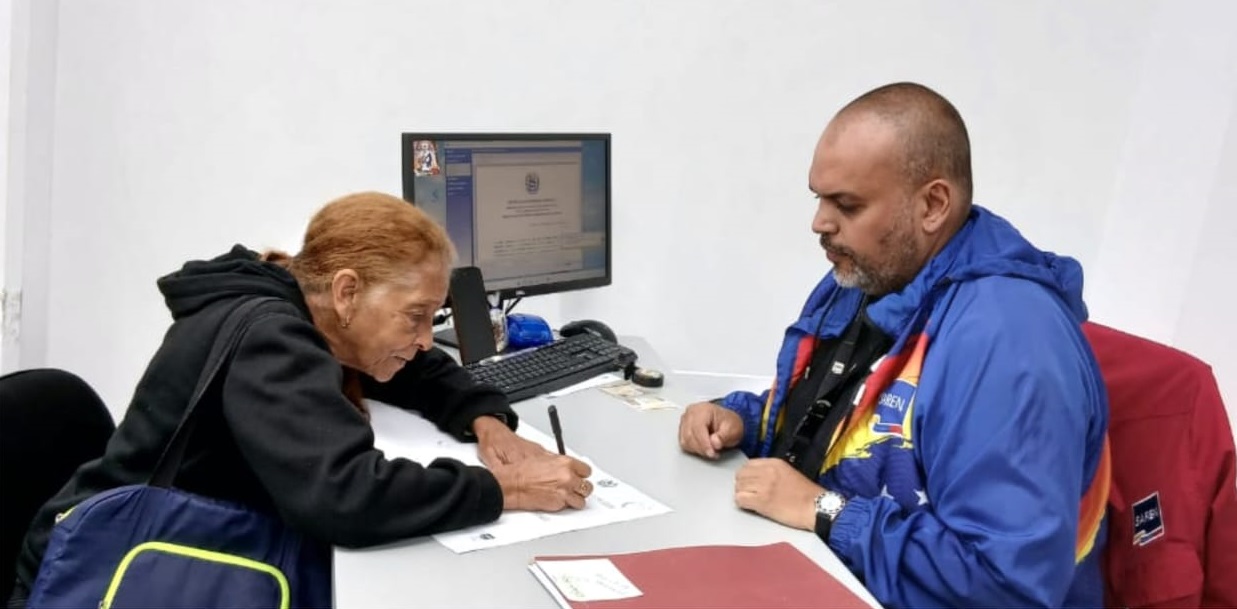 Con más de 400 títulos entregados Guaicaipuro acelera la regularización de tierras urbanas