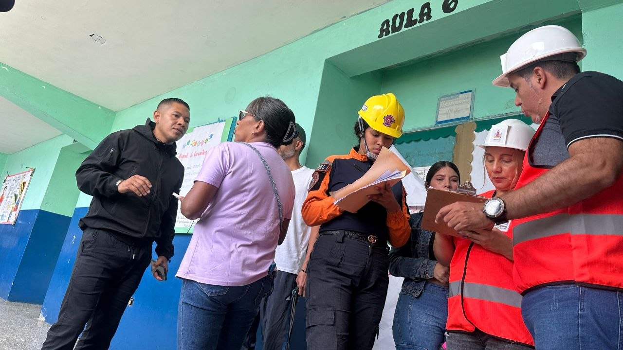 El paso a paso de la inspección rápida que descarta fallas en las columnas de Guaicaipuro