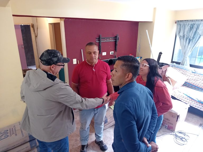 Vecinos agradecen trabajos de recuperación en sus apartamentos