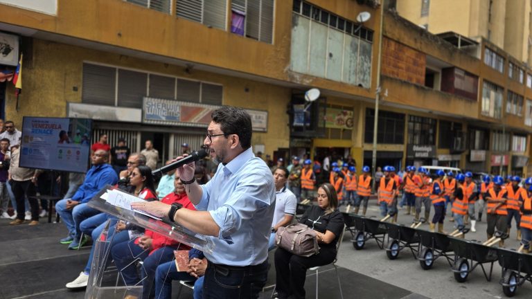 Alcaldía desplegará equipos para atender 1.200 viviendas afectadas por el sismo