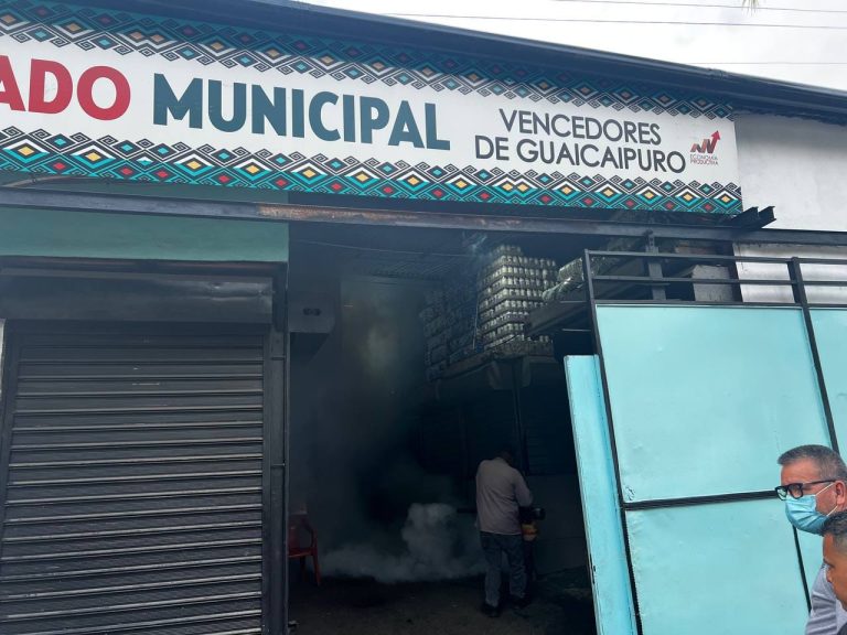Plan de Fumigación en Guaicaipuro atiende a 430 locales del Mercado Vencedores
