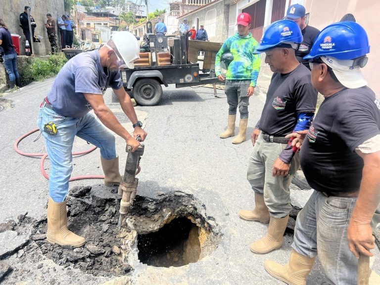 Alcaldía de Guaicaipuro brinda atención inmediata a socavación de vía en La Matica